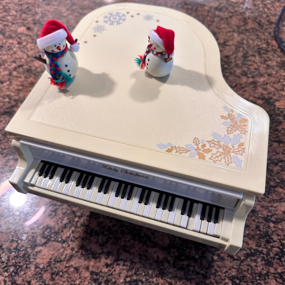 Magical Holiday Piano EUC